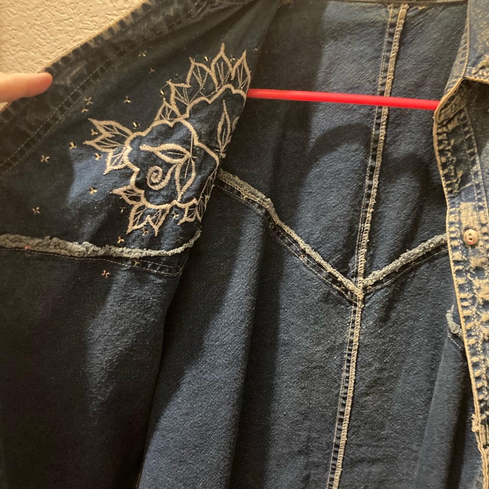 Vintage 80s jean jacket with rhinestones. Excellent condition. - Picture 5 of 6